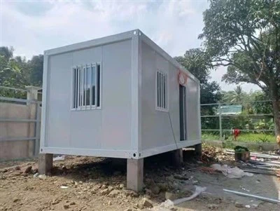Pansamantalang mga lalagyan ng pagpapadala ng mga bahay